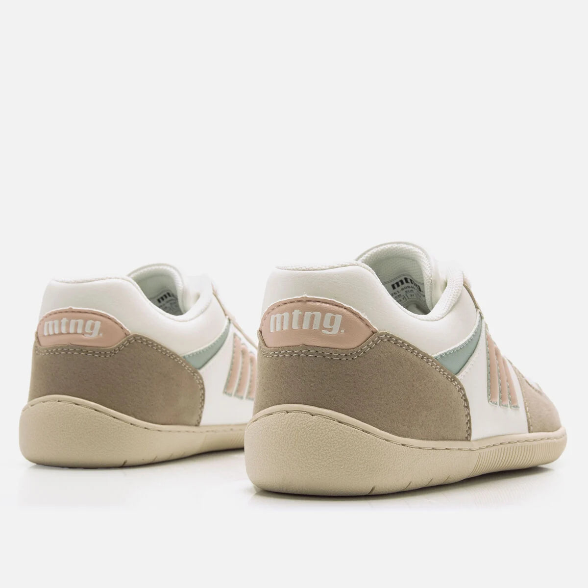Deportiva casual Free Aria Beige MTNG