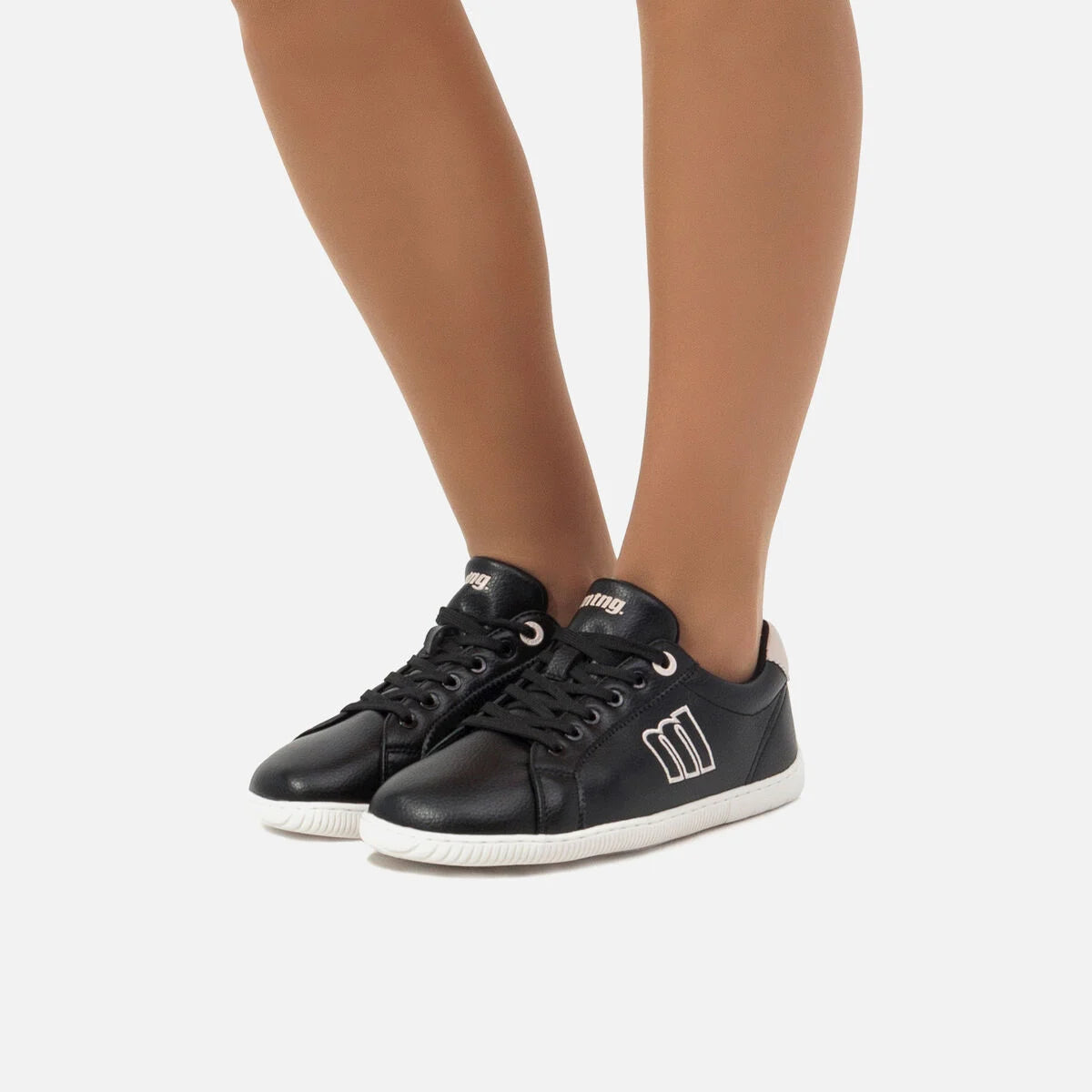 Deportiva Free Aria Negro MTNG